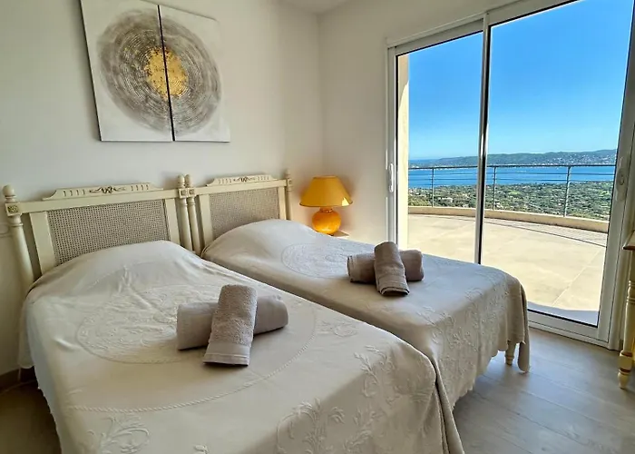 فيلة Alfaline ميناء غيرمود